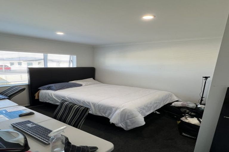 Photo of property in 32 Whareatua Avenue, Takanini, 2112