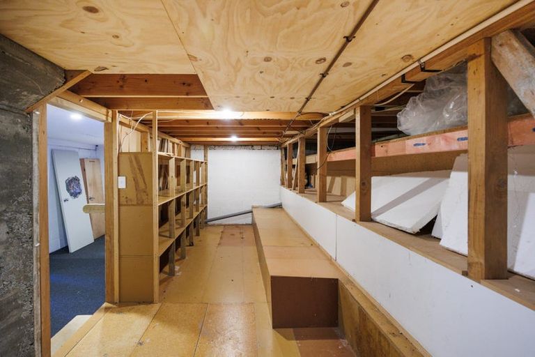 Photo of property in 1b Ruamahanga Crescent, Terrace End, Palmerston North, 4410