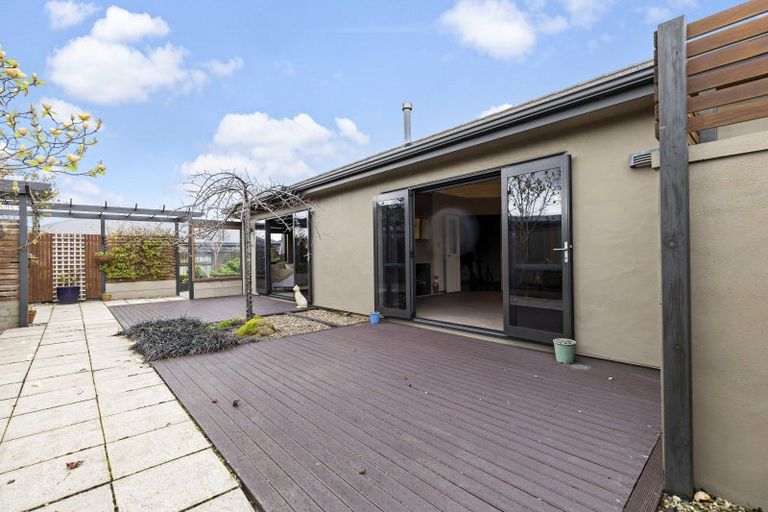 Photo of property in 14 Trump Place, Kelvin Grove, Palmerston North, 4414