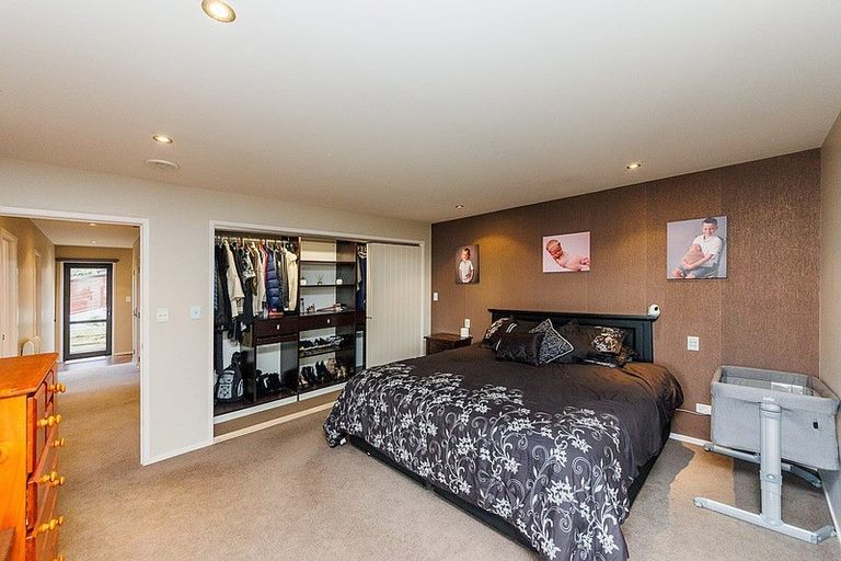 Photo of property in 51 Ruapehu Drive, Fitzherbert, Palmerston North, 4410