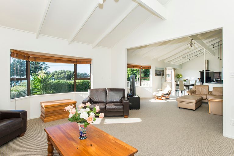 Photo of property in 58 Moana Road, Okitu, Gisborne, 4010
