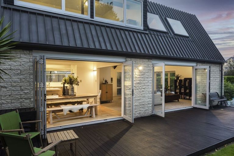 Photo of property in 1 Hanover Place, Ilam, Christchurch, 8041