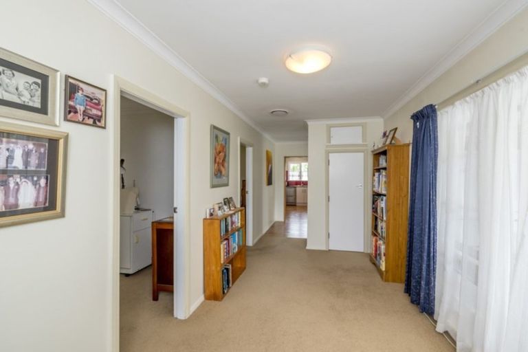 Photo of property in 16 Chester Street, Levin, 5510