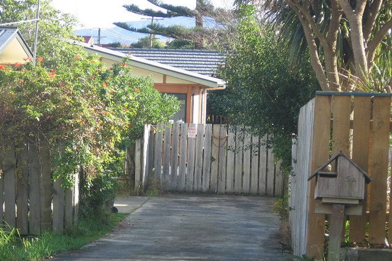 Photo of property in 5a Aorangi Road, Paraparaumu, 5032