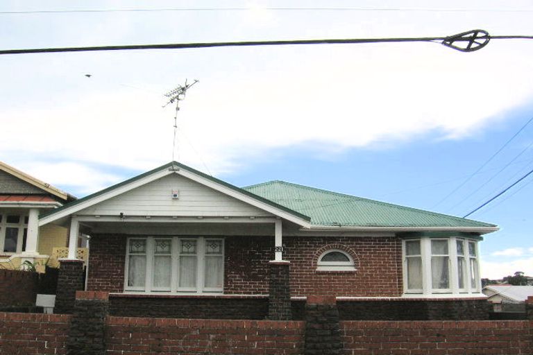 Photo of property in 221 Coutts Street, Rongotai, Wellington, 6022