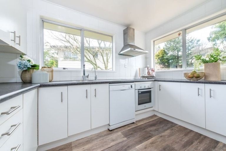 Photo of property in 1 Regatta Road, Torbay, Auckland, 0630