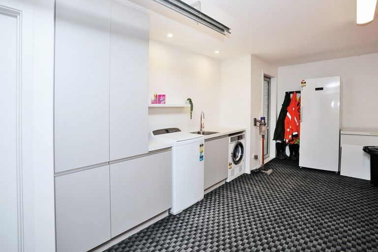 Photo of property in 28 Northside Drive, Waikiwi, Invercargill, 9810