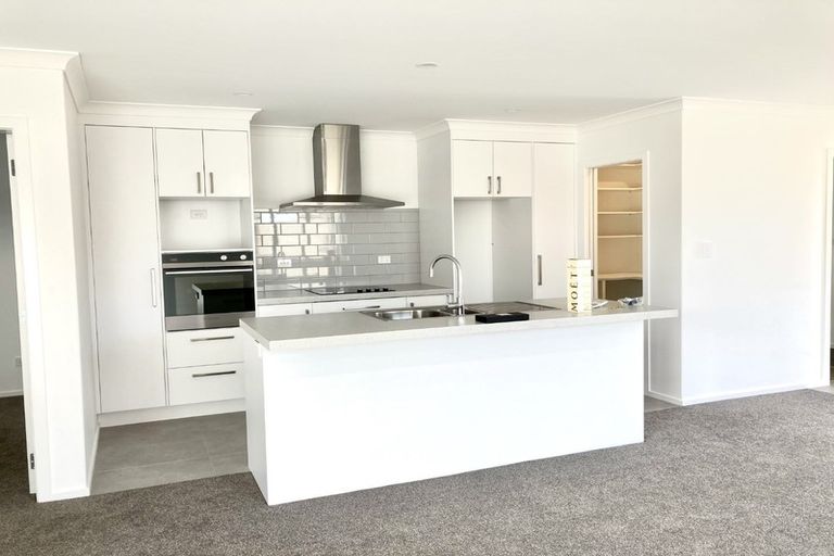 Photo of property in 30 Regis Park Drive, Pukekohe, 2120