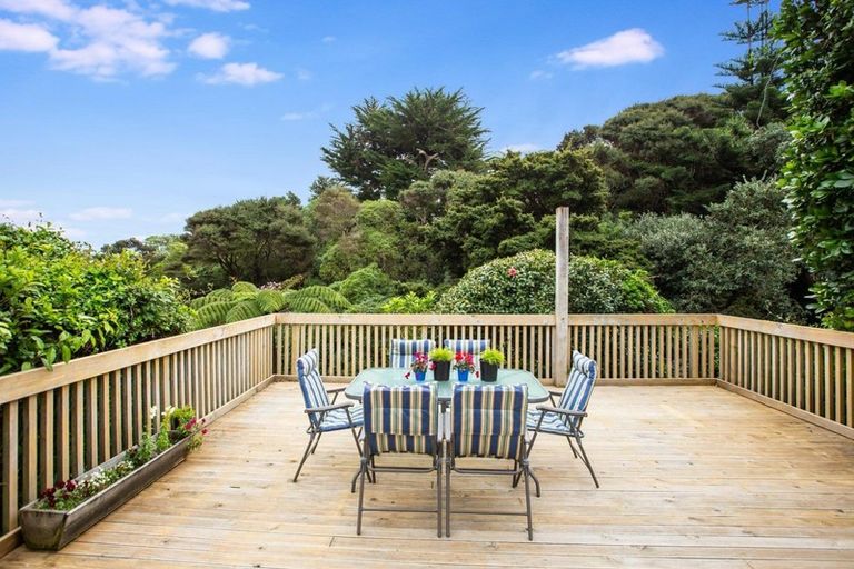 Photo of property in 17 Kiriwai Road, Paremata, Porirua, 5024