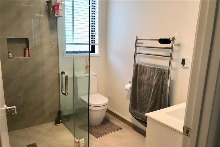 Photo of property in 17 Somerby Mews, Silverstream, Upper Hutt, 5019