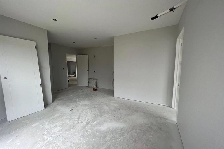 Photo of property in 16 Lumber Rise, Swanson, Auckland, 0614