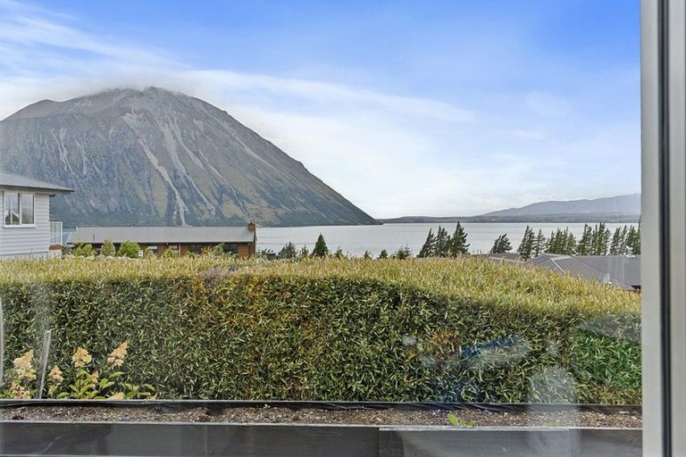 Photo of property in 98 Ohau Drive, Lake Ohau, Twizel, 9412