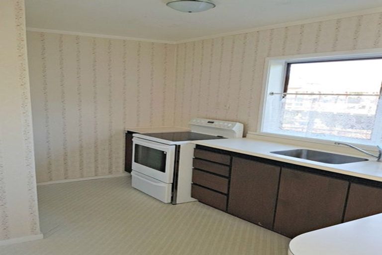 Photo of property in 2/10 Pamela Place, New Lynn, Auckland, 0600