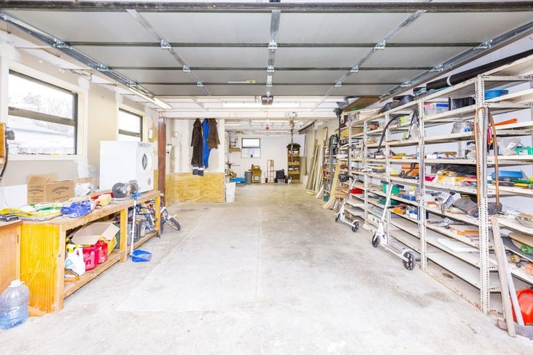 Photo of property in 18 Robertson Street, Elderslea, Upper Hutt, 5018