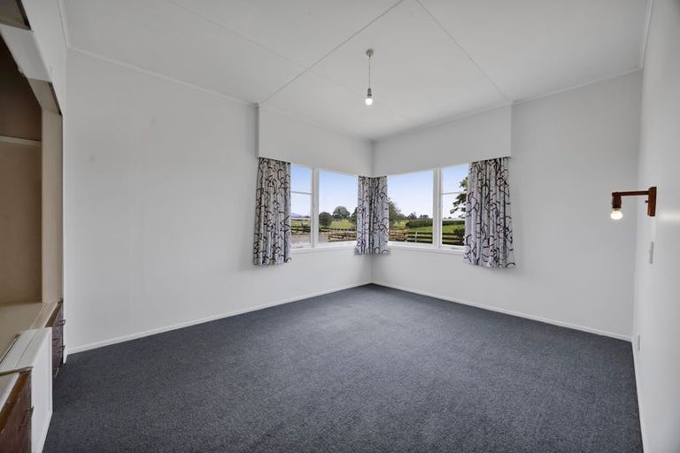 Photo of property in 124 Kahouri Road, Midhirst, Stratford, 4394