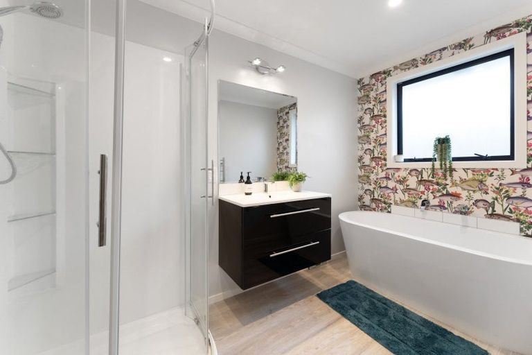 Photo of property in 1 Seagrass Place, Otaki Beach, Otaki, 5512