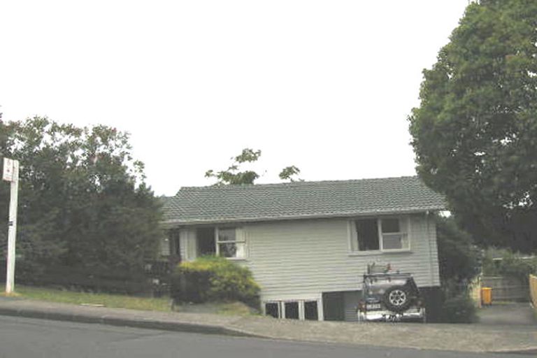 Photo of property in 2/15 Juniper Road, Sunnynook, Auckland, 0620