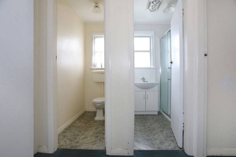 Photo of property in 25 Ngahina Street, Marton, 4710