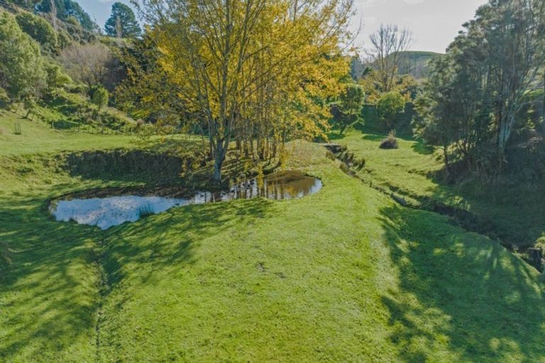 Photo of property in 303 Pahiatua Aokautere Road, Aokautere, Palmerston North, 4471