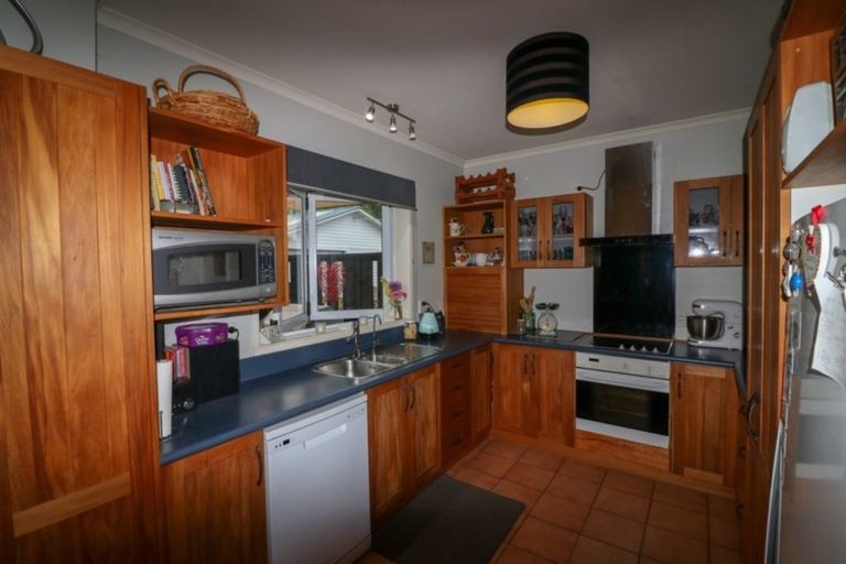 Photo of property in 33 Guy Street, Dannevirke, 4930