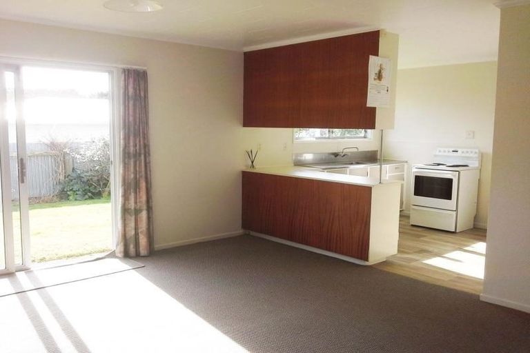 Photo of property in 1/117 Seaview Road, Westown, New Plymouth, 4310