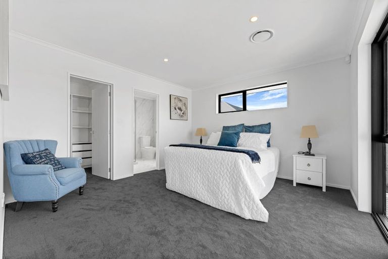 Photo of property in 2 Dolcetto Place, Pokeno, 2402