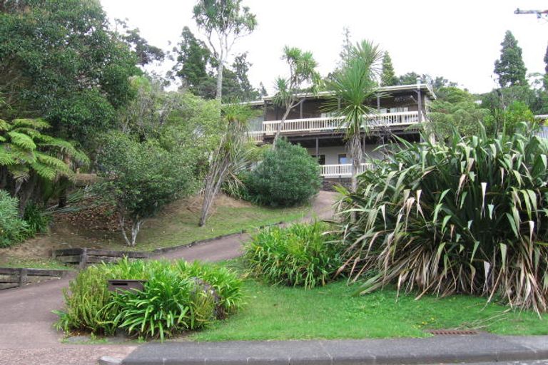 Photo of property in 124 Wood Bay Road, Titirangi, Auckland, 0604