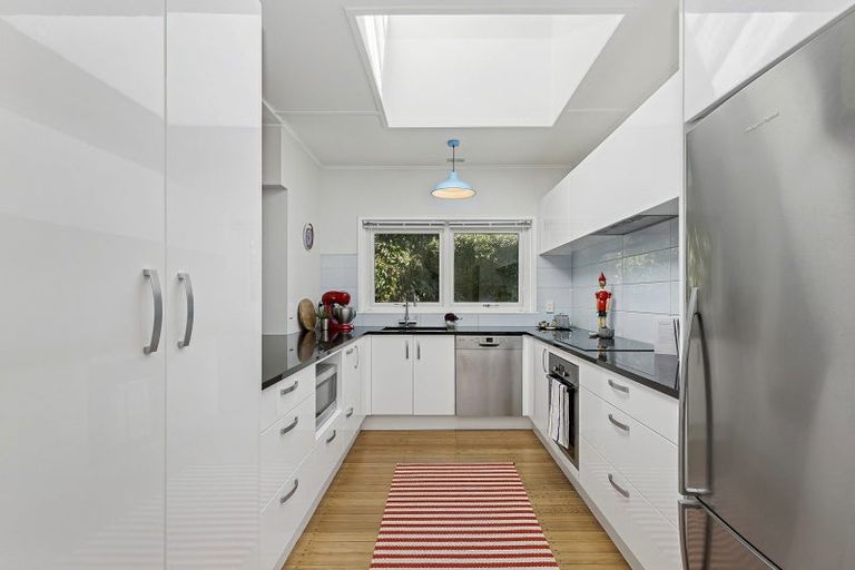 Photo of property in 3 Puketiro Avenue, Northland, Wellington, 6012