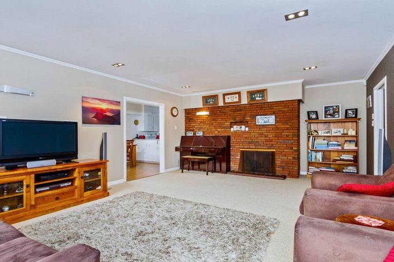 Photo of property in 13 Tahi Terrace, Glen Eden, Auckland, 0602