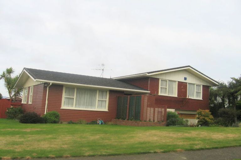 Photo of property in 22 Reese Jones Grove, Maungaraki, Lower Hutt, 5010