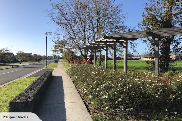 Photo of property in 73 Sandpiper Avenue, Point Wells, 0986