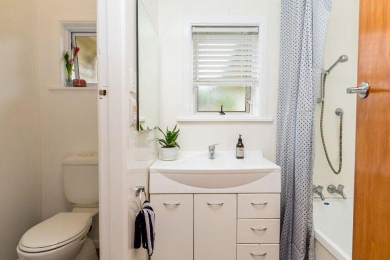 Photo of property in 24 Cowling Road, Hurdon, New Plymouth, 4310