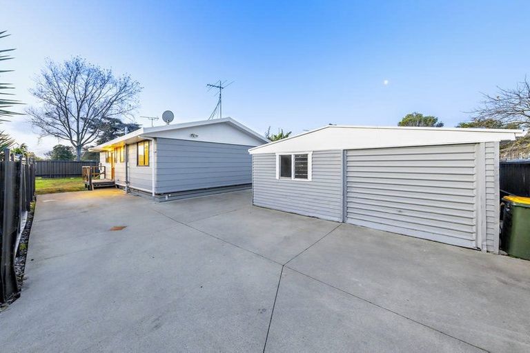 Photo of property in 2/26 Caravelle Close, Mangere, Auckland, 2022