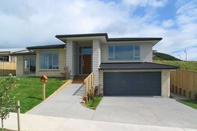 Photo of property in 34 Frances Brown Avenue, Aotea, Porirua, 5024