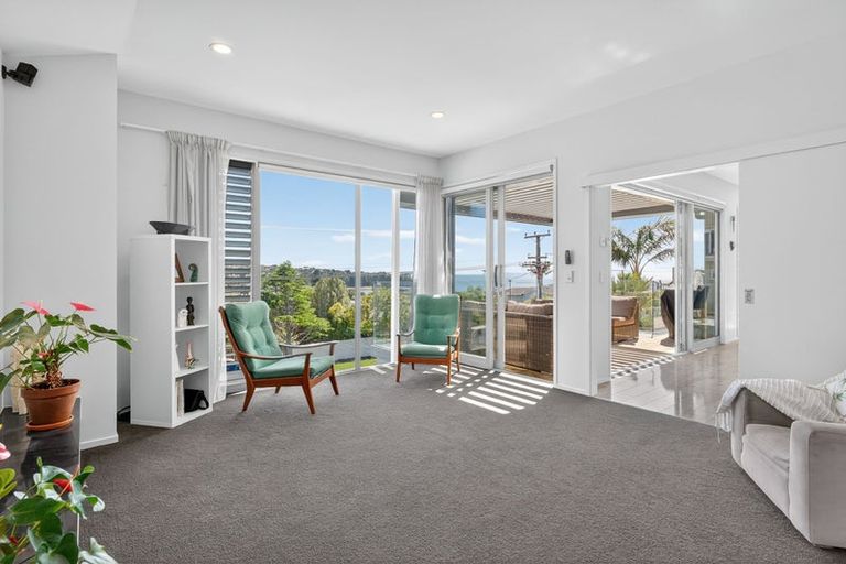 Photo of property in 15 Beechwood Road, Rothesay Bay, Auckland, 0630