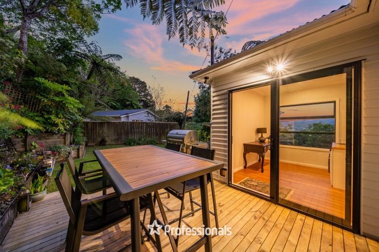 Photo of property in 24 Miromiro Road, Normandale, Lower Hutt, 5010