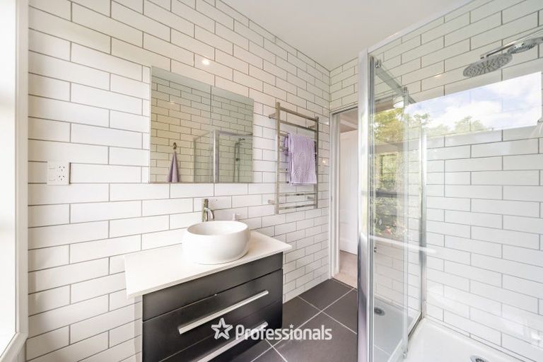 Photo of property in 24 Miromiro Road, Normandale, Lower Hutt, 5010