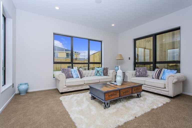 Photo of property in 29 Tawa Place, Orewa, 0931