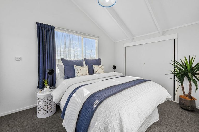 Photo of property in 1/116 Prince Regent Drive, Half Moon Bay, Auckland, 2012