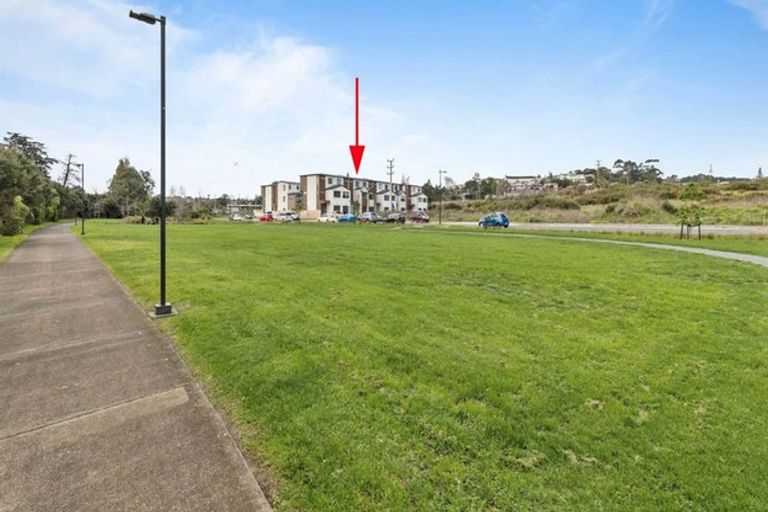 Photo of property in 5 Bloom Crescent, Sunnyvale, Auckland, 0612