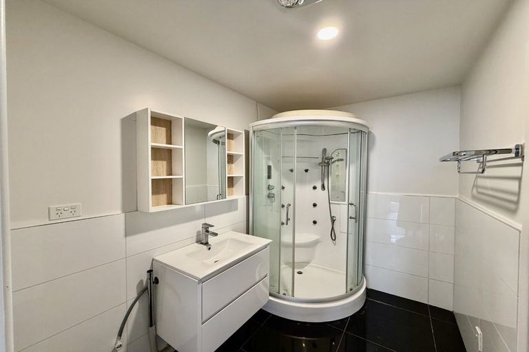 Photo of property in 39 Roys Road, Weymouth, Auckland, 2103