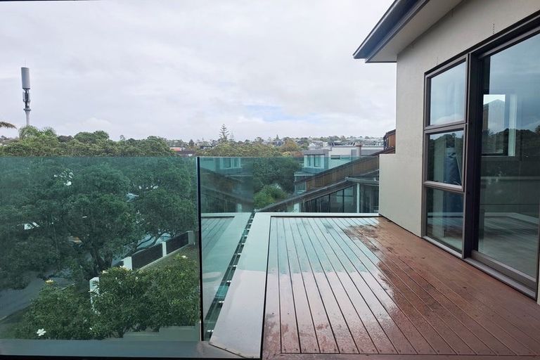 Photo of property in 4 Montrose Terrace, Mairangi Bay, Auckland, 0630