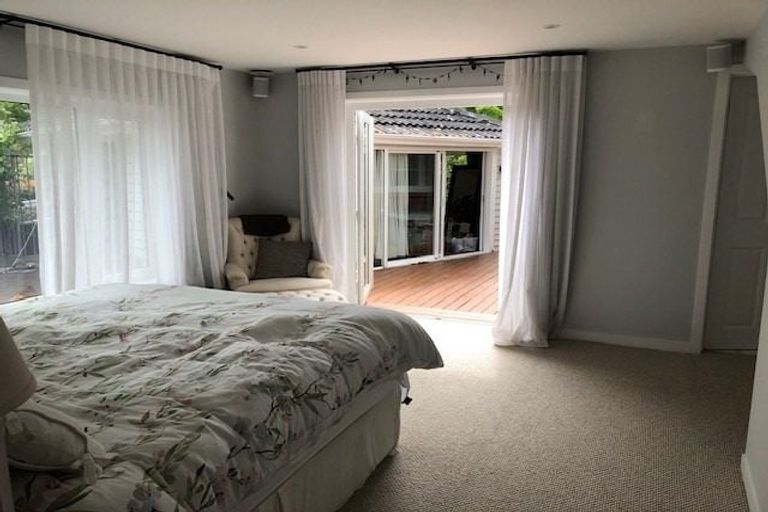 Photo of property in 44 Parkhill Road, Mellons Bay, Auckland, 2014