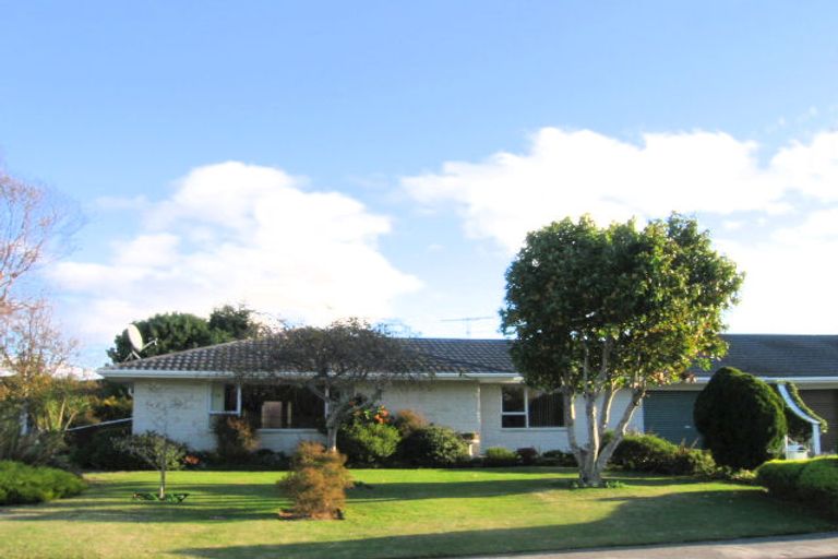 Photo of property in 18a Fleetwood Grove, Waikanae, 5036