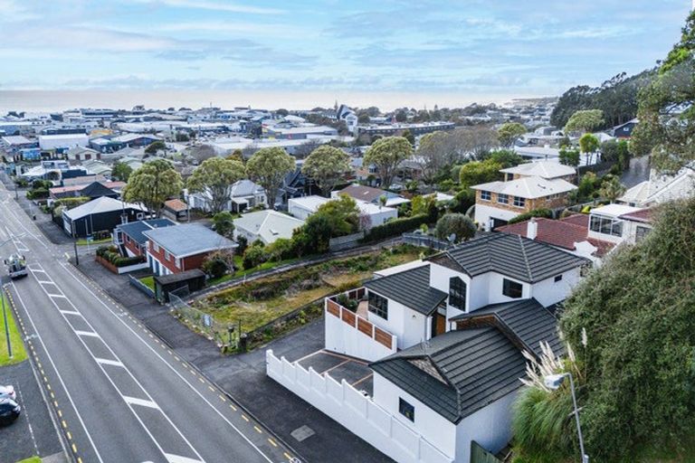 Photo of property in 87 Eliot Street, New Plymouth, 4310