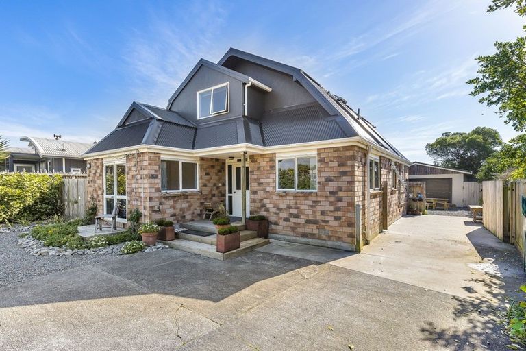 Photo of property in 11 Rodney Avenue, Te Horo Beach, Otaki, 5581