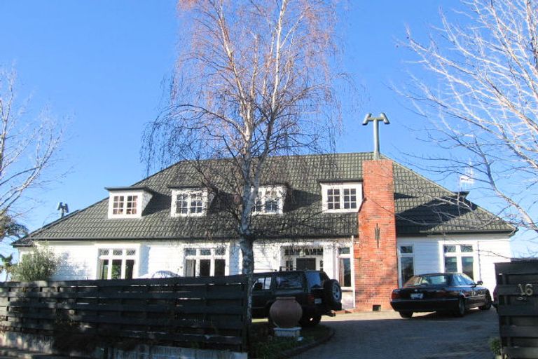 Photo of property in 16 Clyde Road, Bluff Hill, Napier, 4110