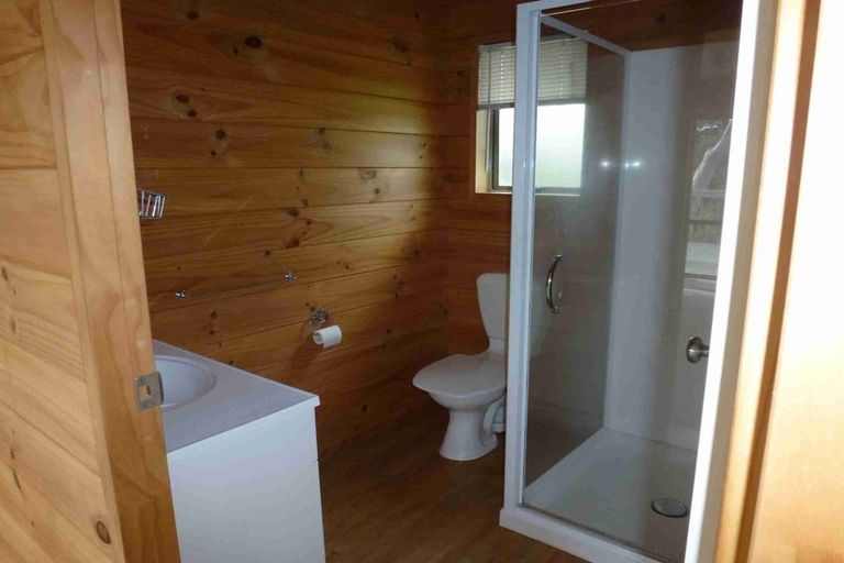 Photo of property in 33a Evelyn Road, Cockle Bay, Auckland, 2014