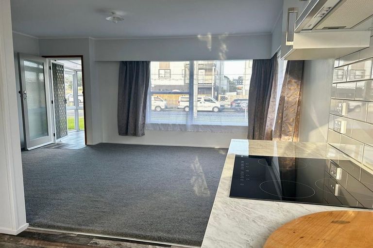 Photo of property in 1/32 Dale Crescent, Pakuranga, Auckland, 2010