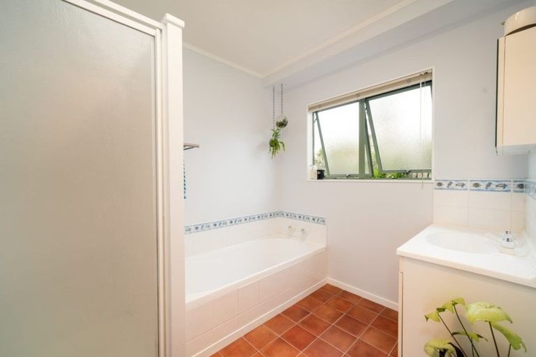 Photo of property in 25 Poike Road, Hairini, Tauranga, 3112